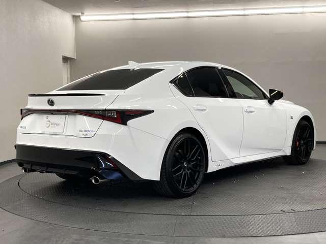 Lexus IS 2022