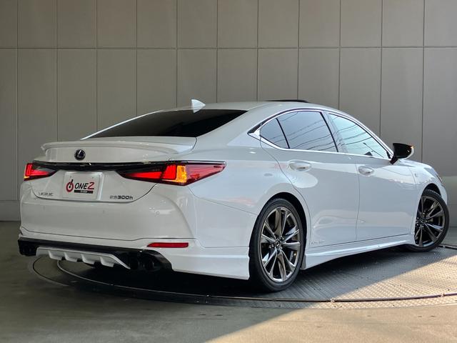 Lexus ES 2019