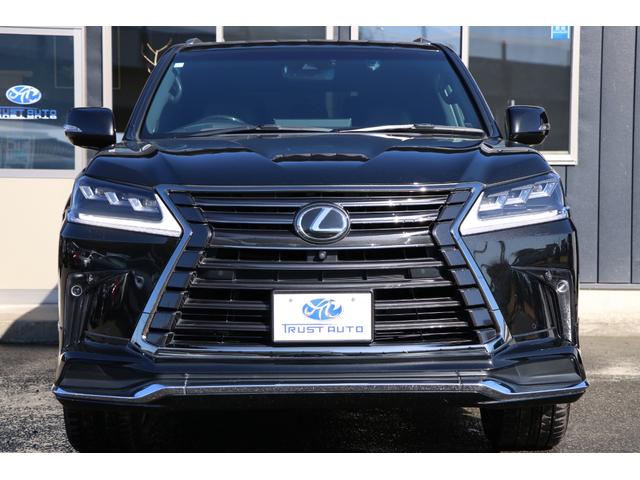 Lexus LX 2021