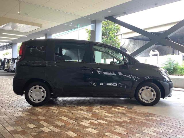 Toyota SIENTA 2025
