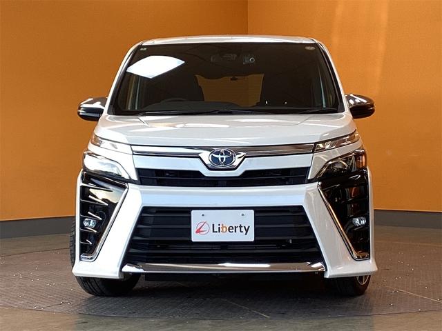 Toyota VOXY 2018
