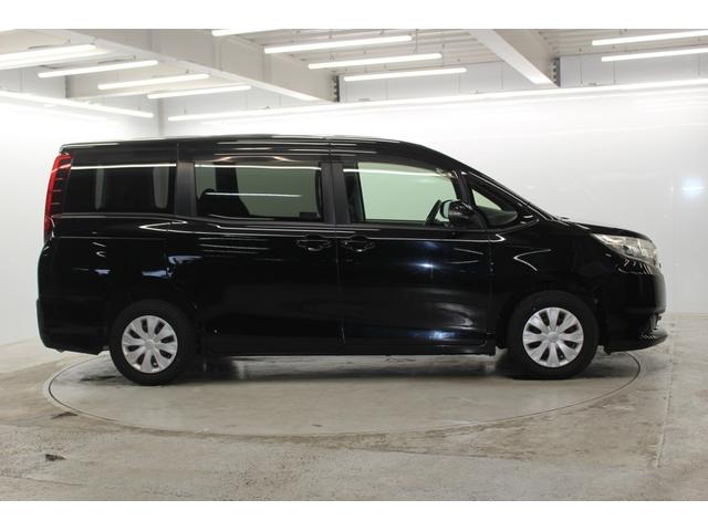 Toyota NOAH 2014
