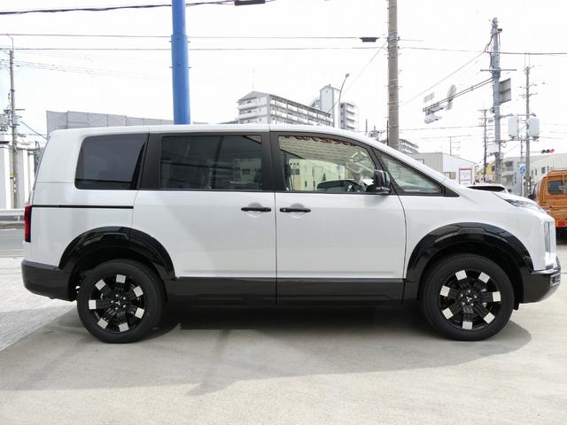 Mitsubishi DELICA D:5 2026