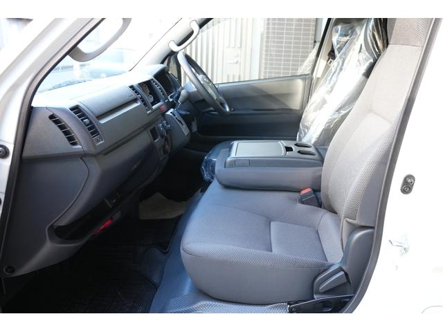 Toyota HIACE VAN 2025