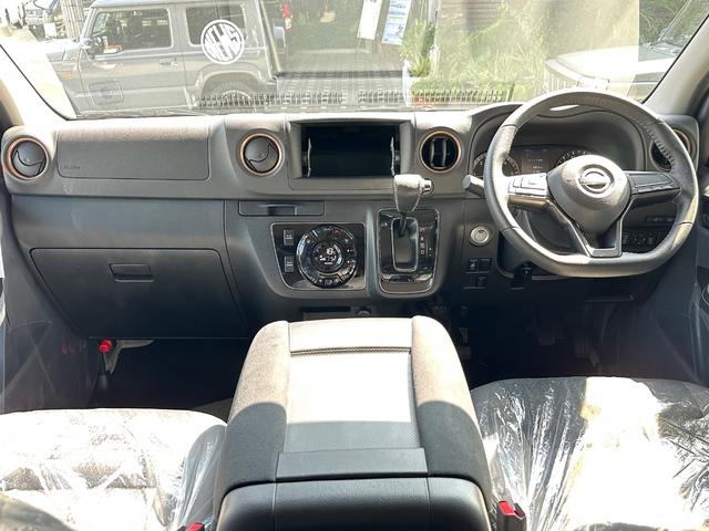 Nissan CARAVAN 2025