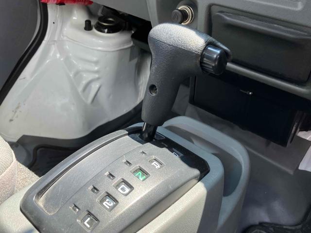 Mitsubishi MINICAB TRUCK 2011