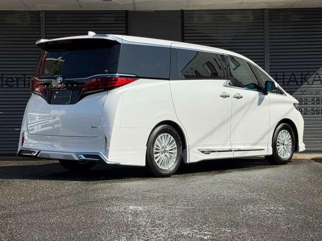 Toyota ALPHARD HYBRID 2026
