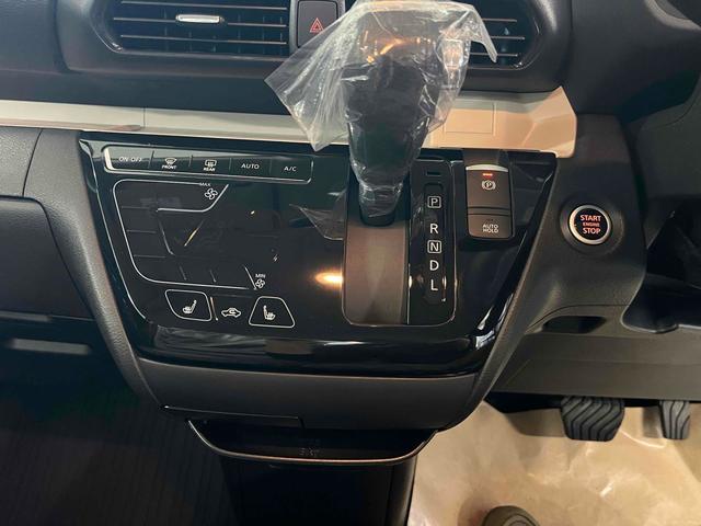 Mitsubishi DELICA MINI 2025