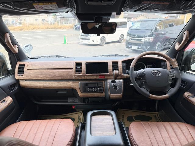 Toyota HIACE VAN 2026