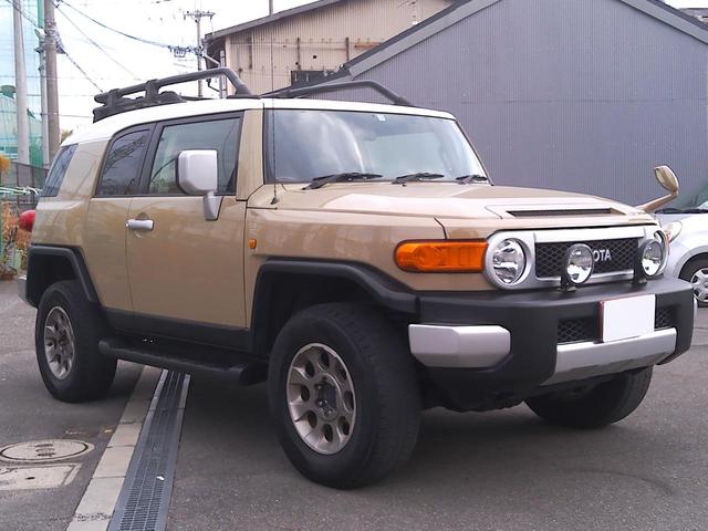 Toyota FJ CRUISER 2011
