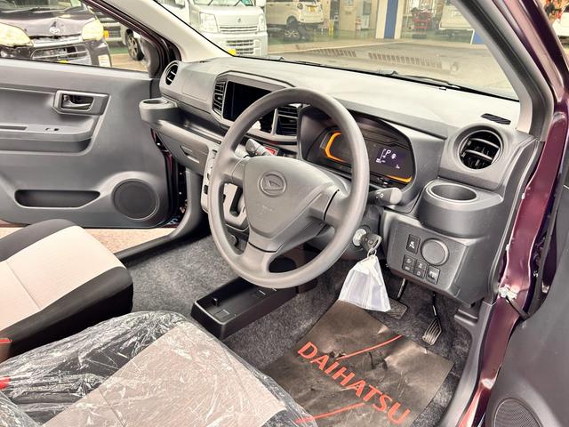 Daihatsu MIRA E:S 2025