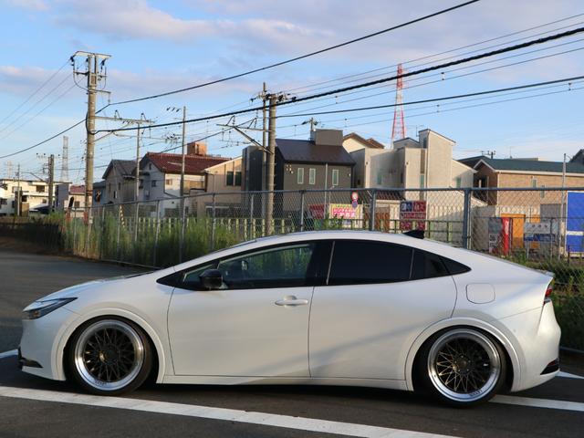 Toyota PRIUS 2023