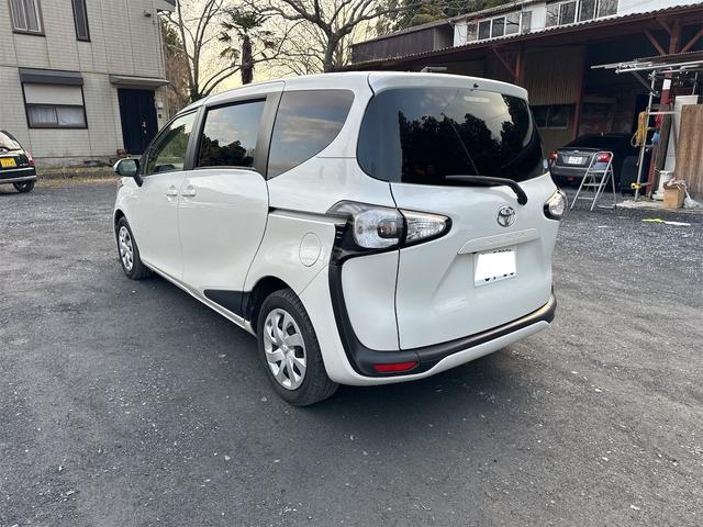 Toyota SIENTA 2015