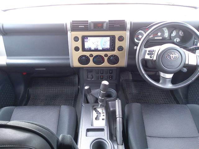 Toyota FJ CRUISER 2011