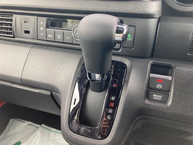 Honda N-BOX CUSTOM 2025