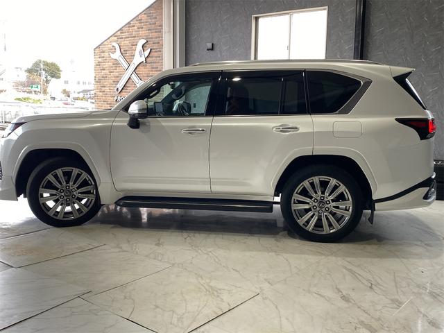 Lexus LX 2022