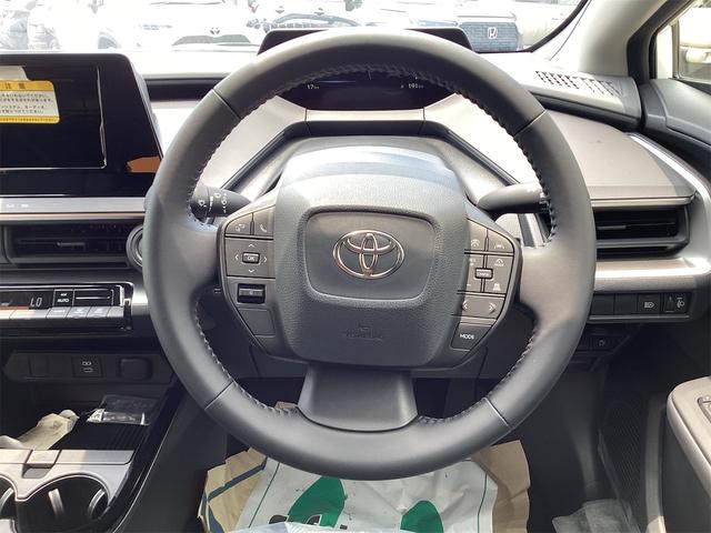 Toyota PRIUS 2025