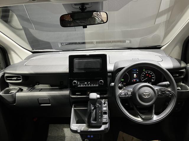 Toyota SIENTA 2025