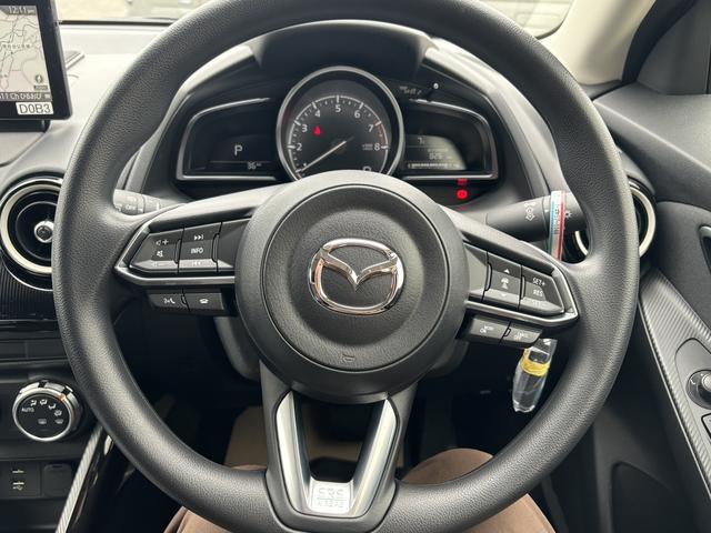 Mazda MAZDA2 2023