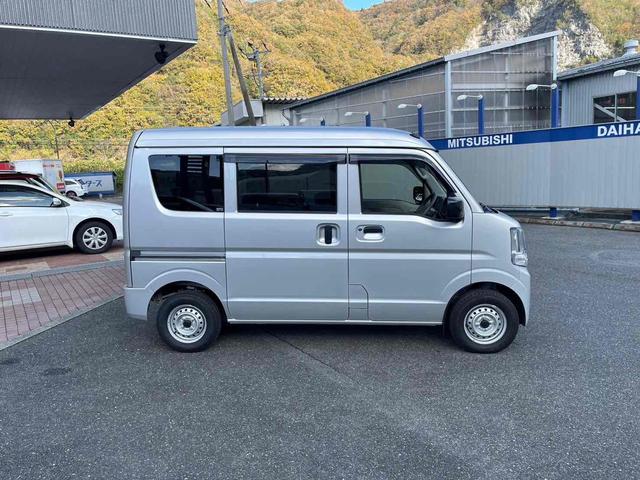 Nissan NV100 Clipper Van 2023