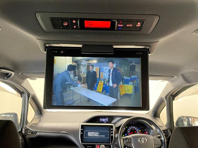 Toyota VOXY 2018