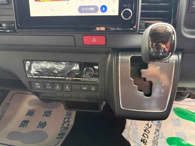Toyota HIACE VAN 2026