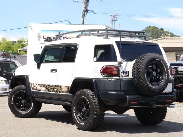 Toyota FJ CRUISER 2011
