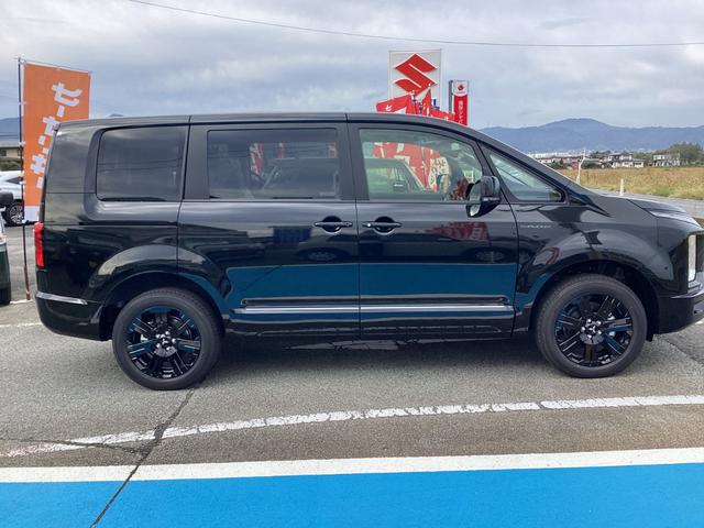 Mitsubishi DELICA D:5 2025