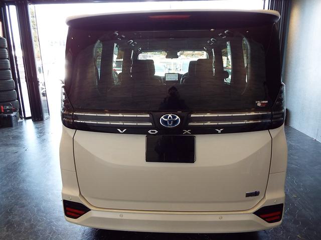 Toyota VOXY 2023