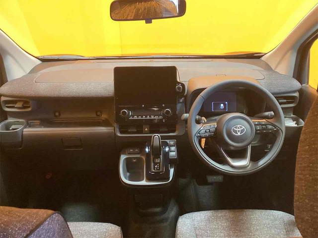 Toyota SIENTA 2025