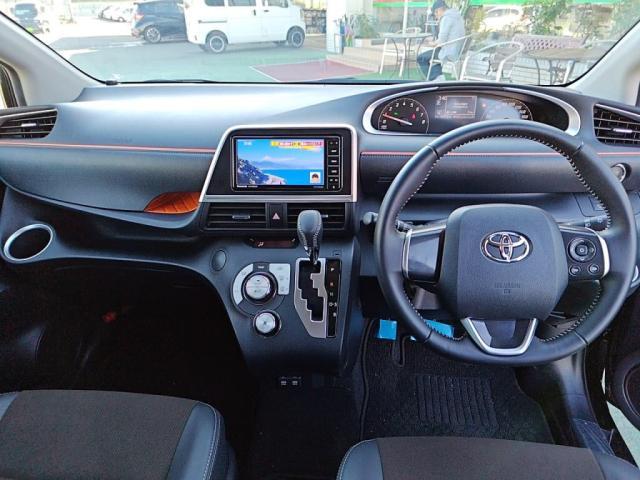 Toyota SIENTA 2018