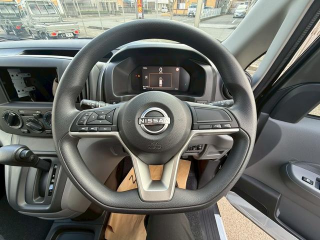 Nissan NV200 VANETTE VAN 2025