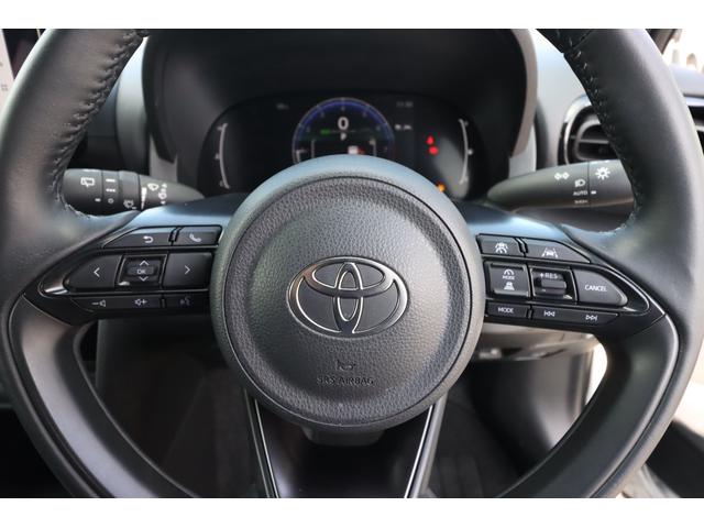 Toyota YARIS CROSS 2025