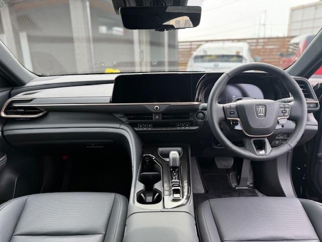 Toyota CROWN SPORT 2024