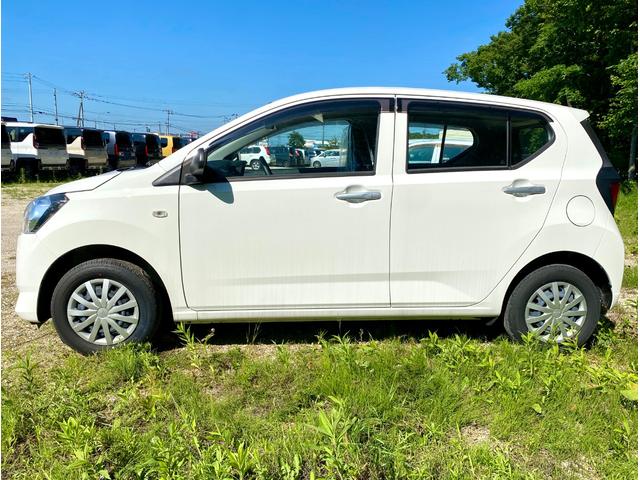 Daihatsu MIRA E:S 2024