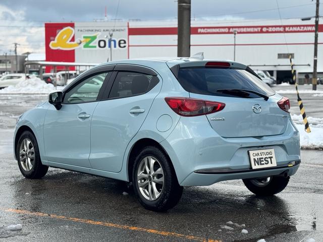 Mazda MAZDA2 2023