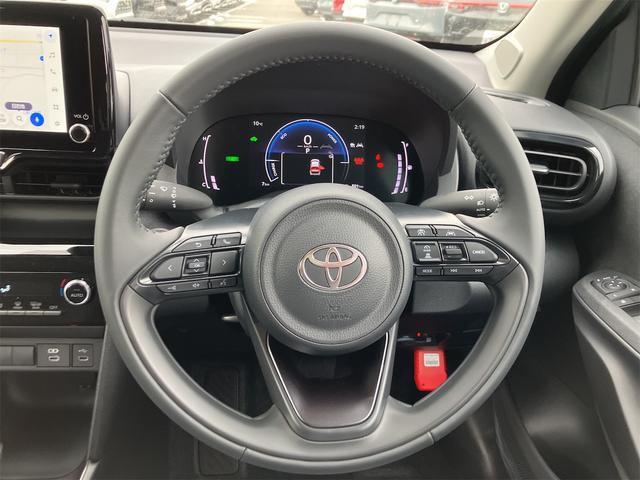 Toyota YARIS CROSS 2025