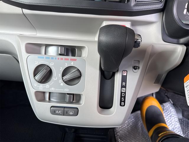 Daihatsu MIRA E:S 2025