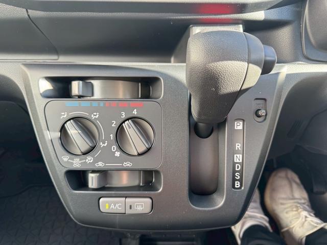 Daihatsu MIRA E:S 2025