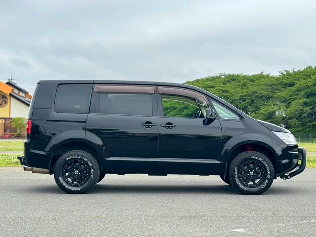 Mitsubishi DELICA D:5 2012