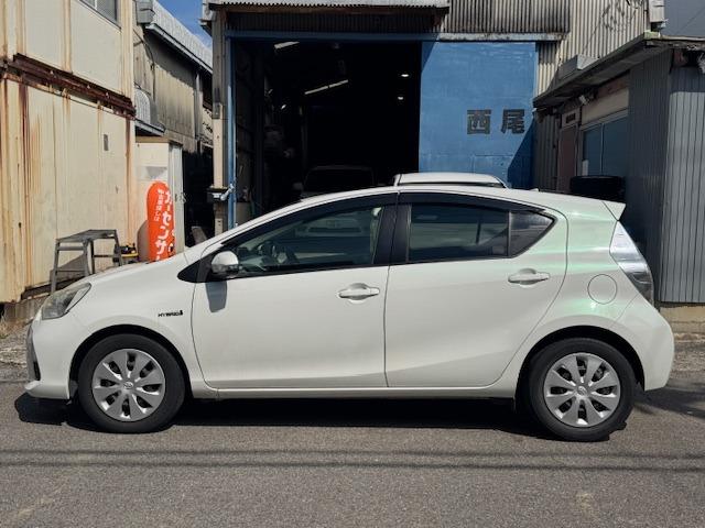 Toyota AQUA 2012