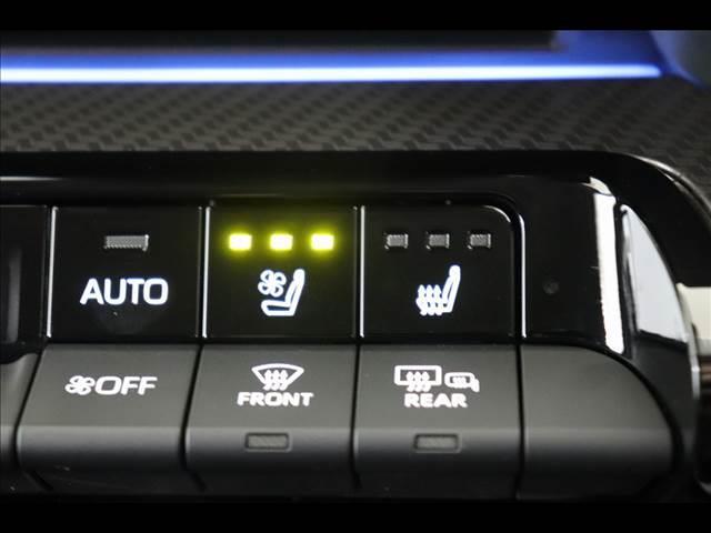 Toyota PRIUS 2024