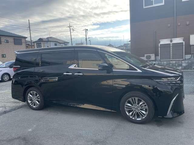 Toyota ALPHARD 2025
