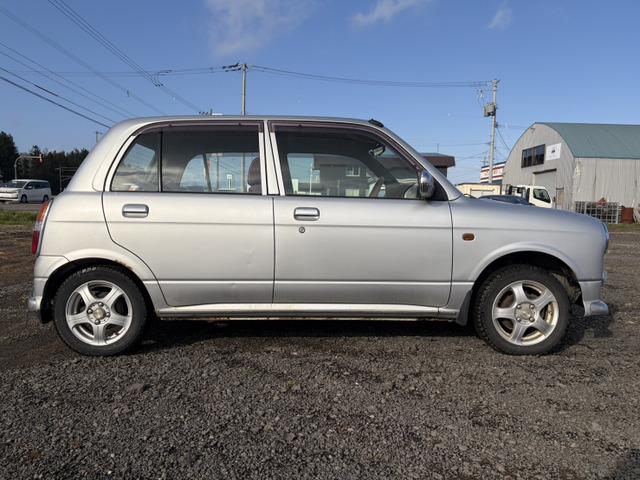 Daihatsu MIRA GINO 2000