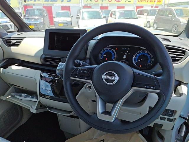 Nissan ROOX 2025
