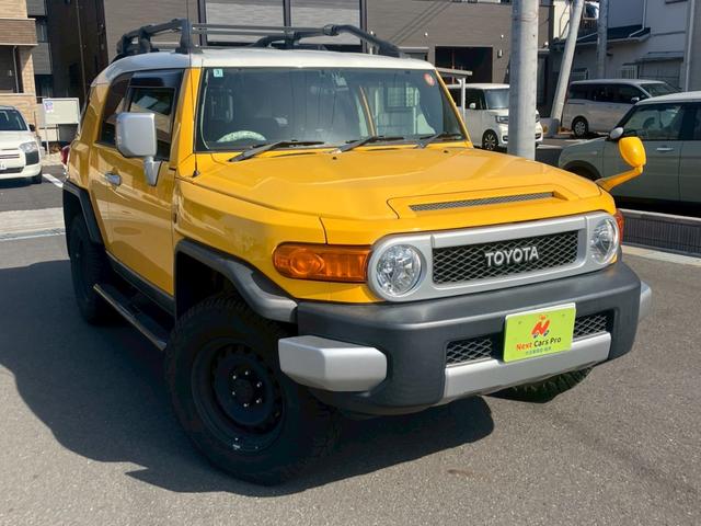 Toyota FJ CRUISER 2012