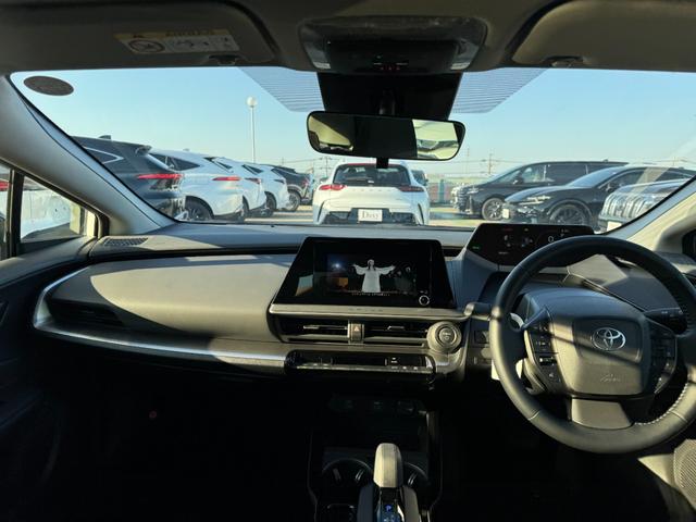Toyota PRIUS 2024