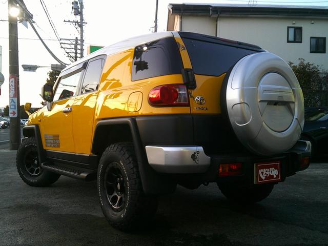 Toyota FJ CRUISER 2011