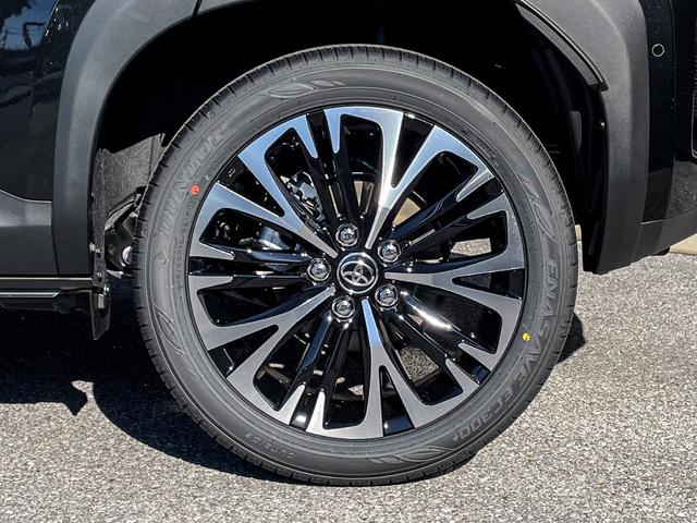 Toyota YARIS CROSS 2025