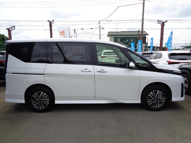 Nissan SERENA 2024